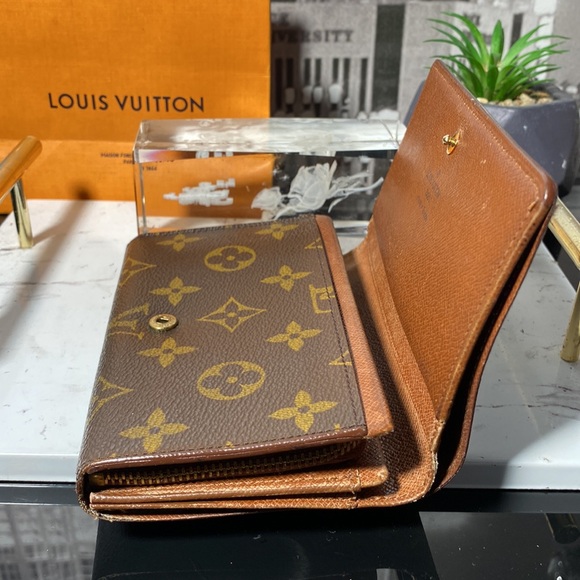 Authentic Louis Vuitton Monogram Bifold Zippy Wallet - Picture 14 of 15